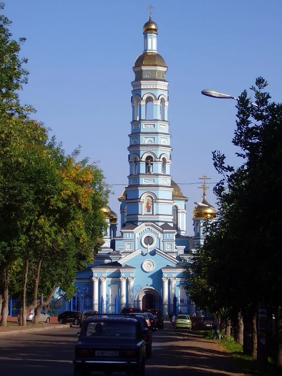 Кафедральный собор Рождества Богородицы, фронтальный вид с улицы